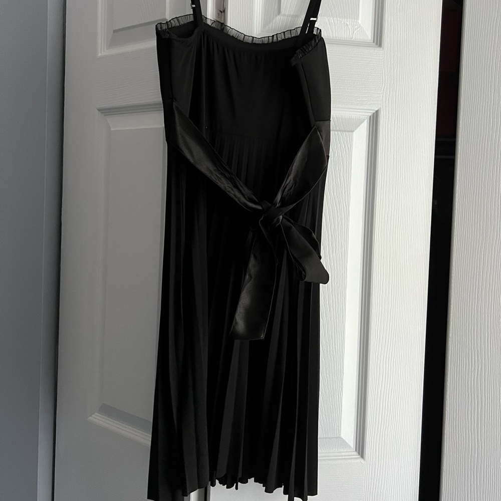 Black Dress - Picture 4 of 4